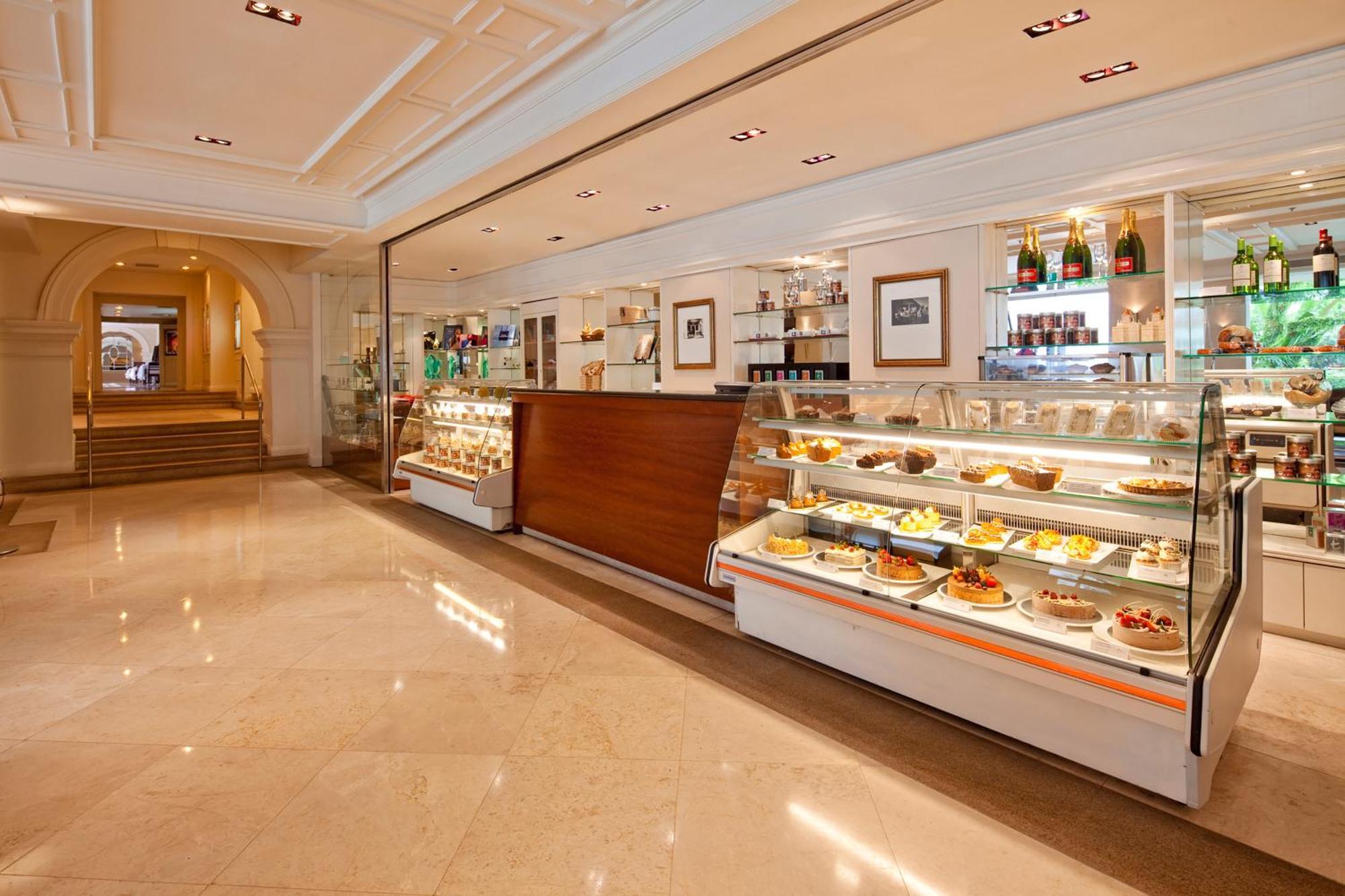 Goodwood Park Hotel  Singapur Exterior foto The lobby of the hotel