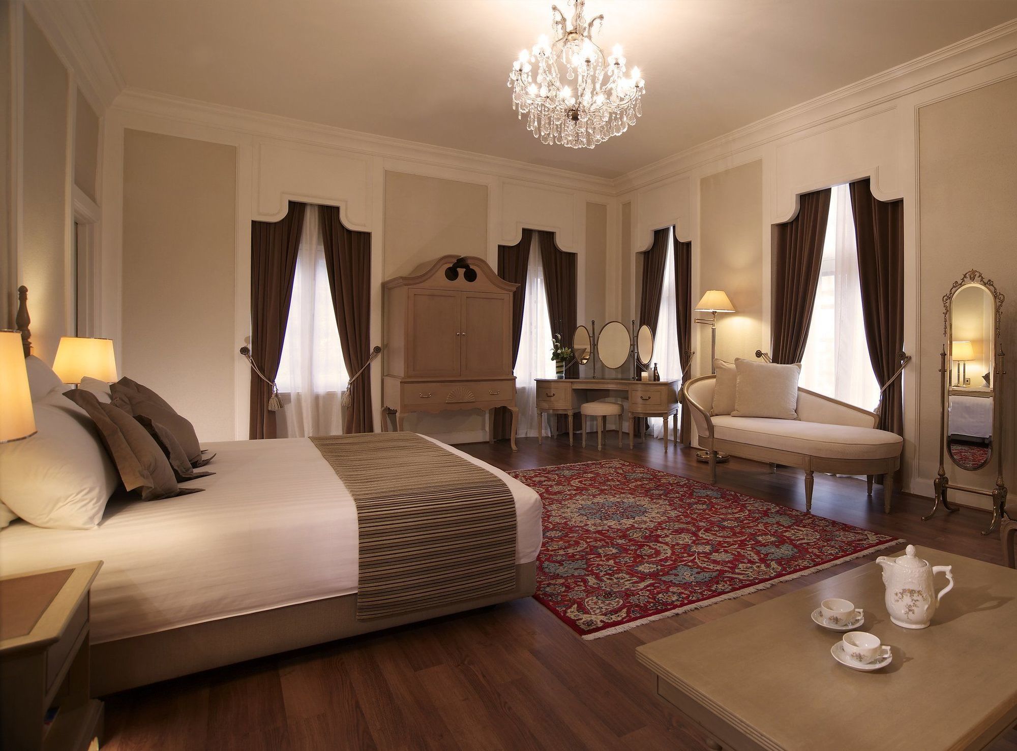 Goodwood Park Hotel  Singapur Zimmer foto A suite at the hotel